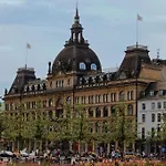 Chic In Vibrant Area By Canals