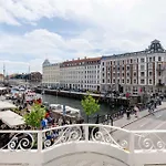 Chic In Vibrant Area By Canals *