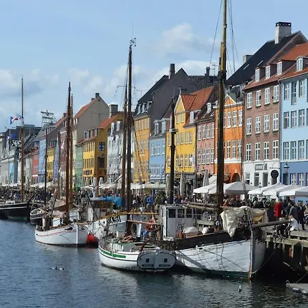 Chic In Vibrant Area By Canals Apartman