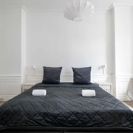 Apartament Chic In Vibrant Area By Canals *
