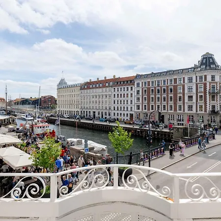 Chic In Vibrant Area By Canals *