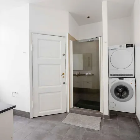 Apartament Chic In Vibrant Area By Canals