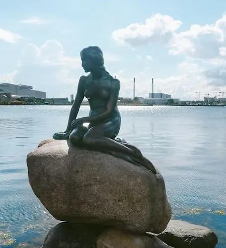 Apartment Chic In Vibrant Area By Canals *