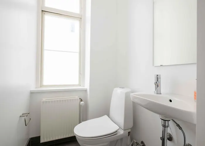 Apartment Chic In Vibrant Area By Canals *