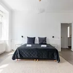 Chic In Vibrant Area By Canals Апартаменты *
